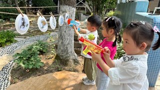 粽影摇夏趣，端午润童心